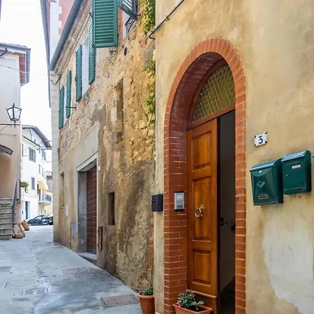 Apartment Historic Center Studio! *