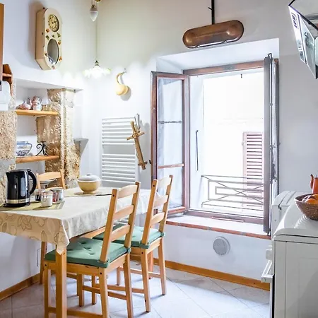 Guesthost - Historic Center Studio! * Rapolano Terme