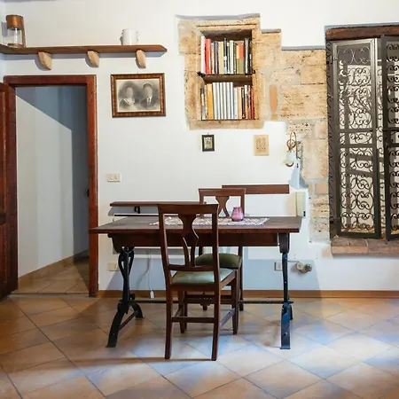 Apartment Guesthost - Historic Center Studio!